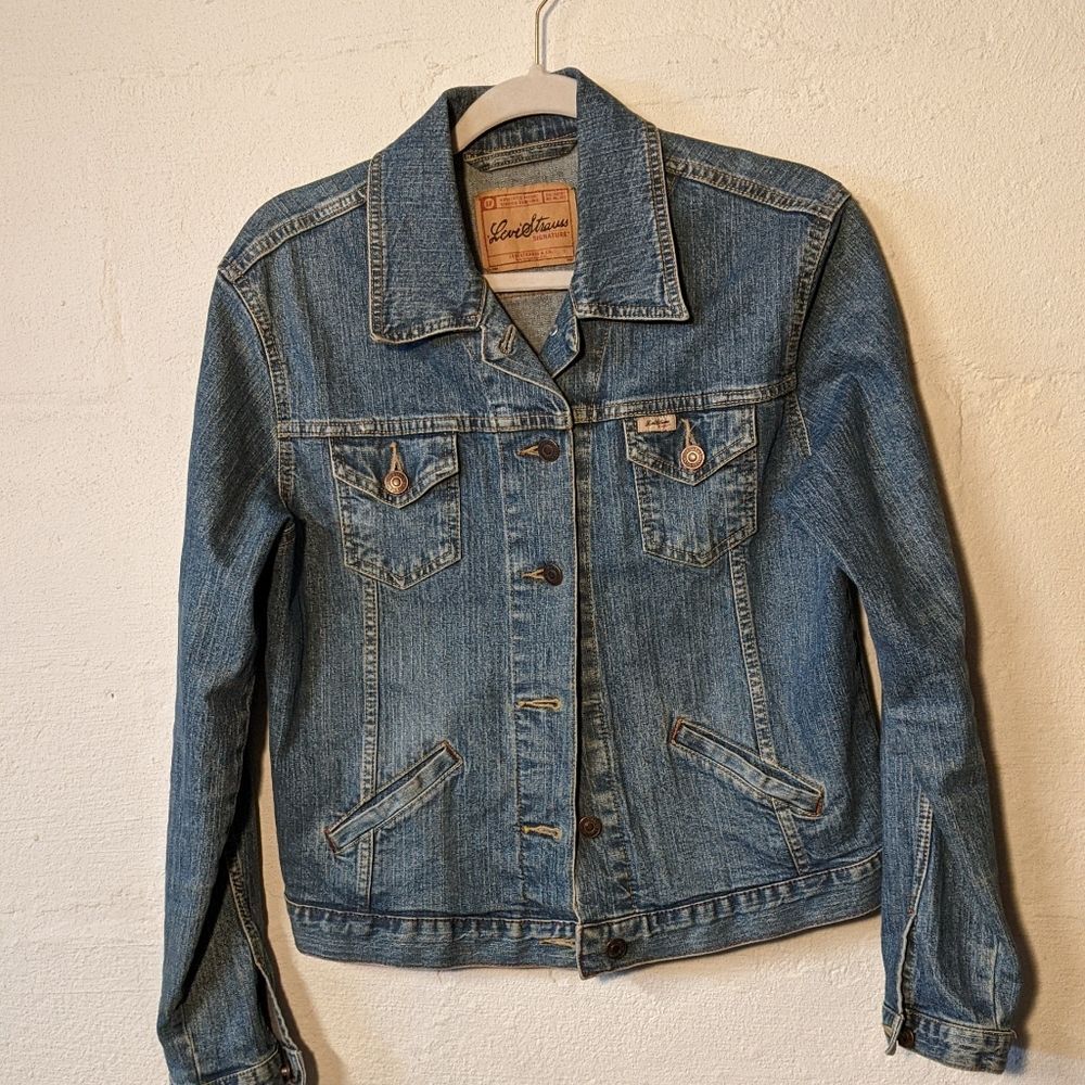 Levi's denim jacket medium - Picture 2 of 5